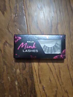 Faux Mink Lashes in Black — Voluminous Flutter